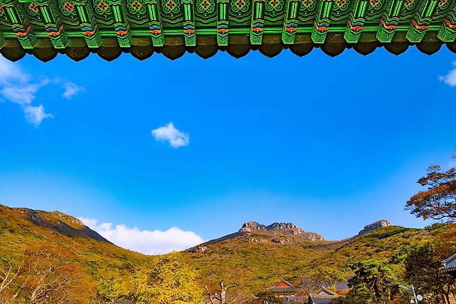 해탈문에서 바라본 두륜산 능선[사진/백승렬 기자]