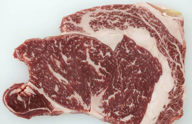 잘라낸 등심의 단면.