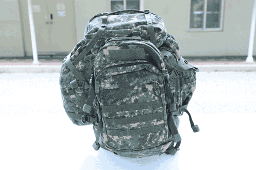 전투용배낭(2011년) 주배낭 1개→주배낭, 공격배낭 등 1세트 4개낭으로 구성 경량화(3kg→2.7kg)용량 확대(29L→79L)