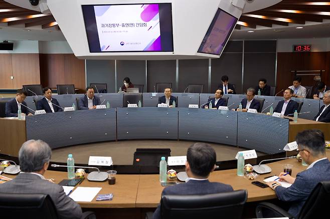 이종호 과학기술정보통신부 장관이 지난 8월 서울 중구 서울중앙우체국 스카이홀에서 열린 '과학기술정보통신부-출연연 간담회' 에서 발언하고 있다./과학기술정보통신부