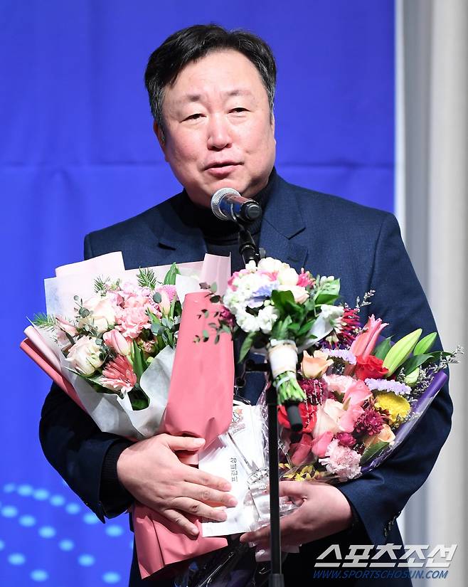 2023 일구상 시상식이 8일 서울 강남구 리베라호텔에서 열렸다. 프런트상을 수상한 LG 트윈스 차명석 단장이 수상소감을 말하고 있다. 강남=박재만 기자 pjm@sportschosun.com/2023.12.08/