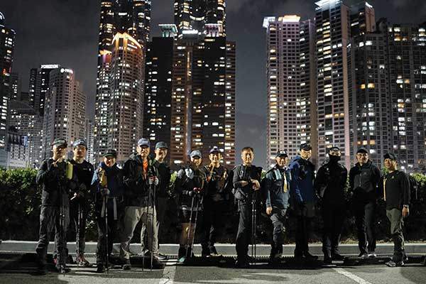 문씨는 홀로 장거리를 걷기보단 같이 걷는 것이 더 소중하다고 말한다.