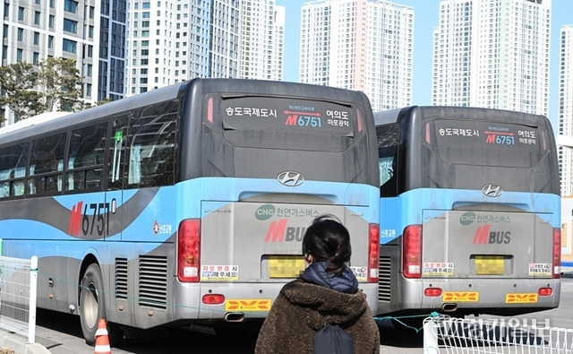 광역버스 모습. 사진은 기사 본문과 직접적인 관련 없음. 경기일보DB