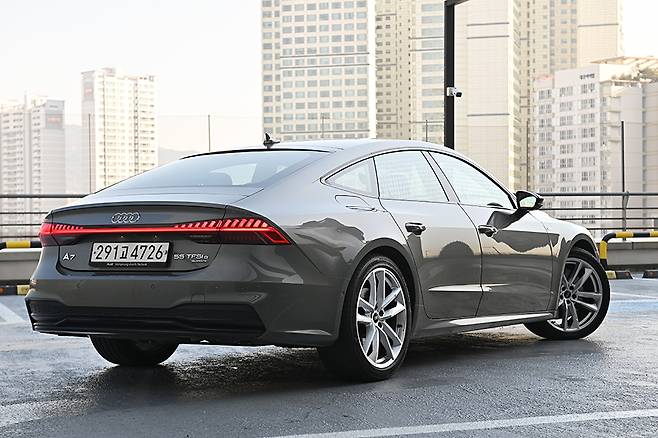 아우디 A7 55 TFSI e 콰트로. 김학수 기자