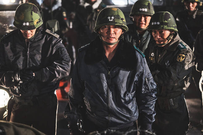 12·12 군사반란을 다룬 영화 <서울의 봄>의 한 장면 /플러스엠엔터테인먼트 제공