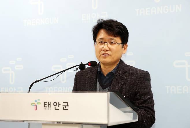 하수처리시설 확충계획 설명하는 이호철 태안군 상하수도센터 소장 [태안군 제공. 재판매 및 DB 금지]