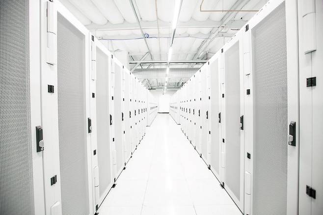 미국 실리콘밸리 산타클라라에 있는 콜로보어 데이터센터 내부의 모습./콜로보어 제공