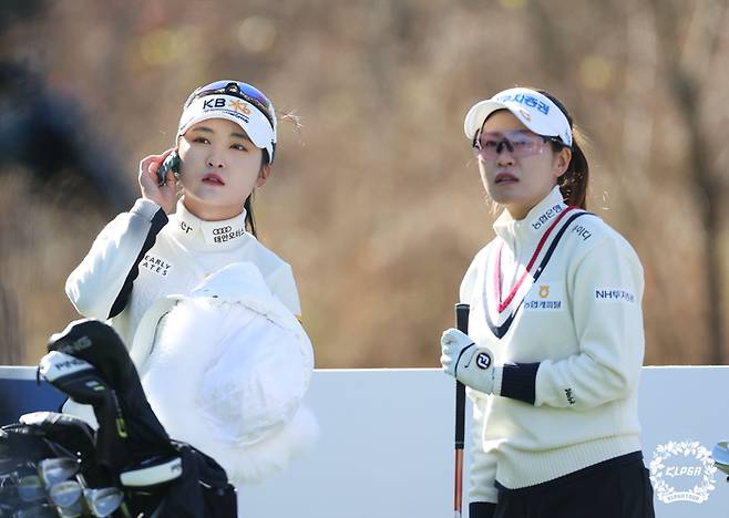 이예원(왼쪽)과 박민지. <사진 KLPGA 제공>