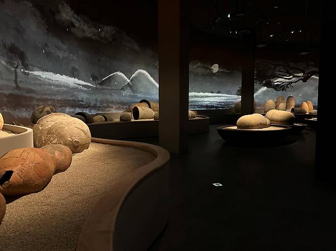 독널과 미디어아트 영상이 어우러진 모습 [국립나주박물관 제공. 재판매 및 DB 금지]