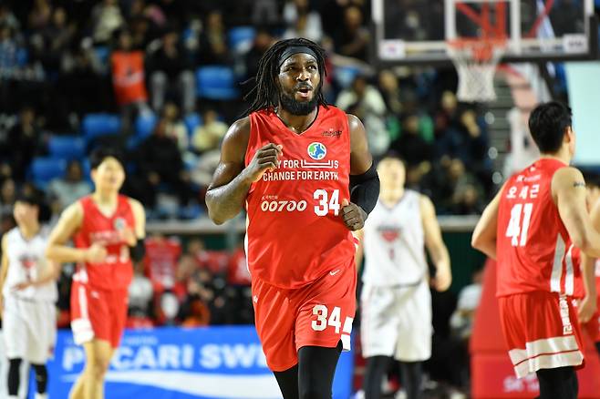 16일 현대모비스 전에서 40점을 넣은 SK 워니(34번) [KBL 제공. 재판매 및 DB 금지]