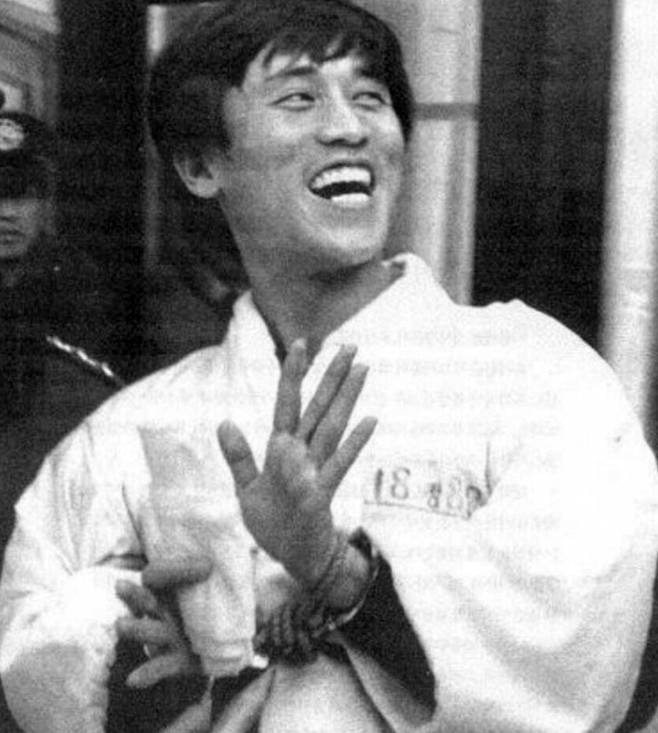 1984년 서울대 민간인 고문 사건으로 구속된 유시민씨. /조선DB