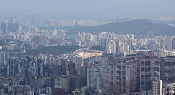 서울 남산에서 바라본 아파트 단지. 연합뉴스