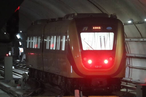 18일 오전 한파속 출근길에 김포골드라인 열차가 고장 나 응급환자가 발생하는 등 승객들이 큰 불편을 겪었다. 양형찬기자.