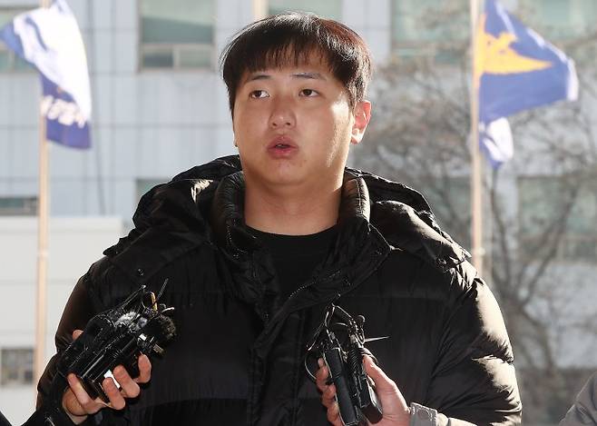 김하성 선수에게 폭행 피해를 입었다고 주장하는 임혜동씨가 20일 피고소인 신분으로 조사받기 위해 서울 강남경찰서에 출석해 입장을 밝히고 있다. 2023.12.20/뉴스1 ⓒ News1 박세연 기자 /사진=뉴스1