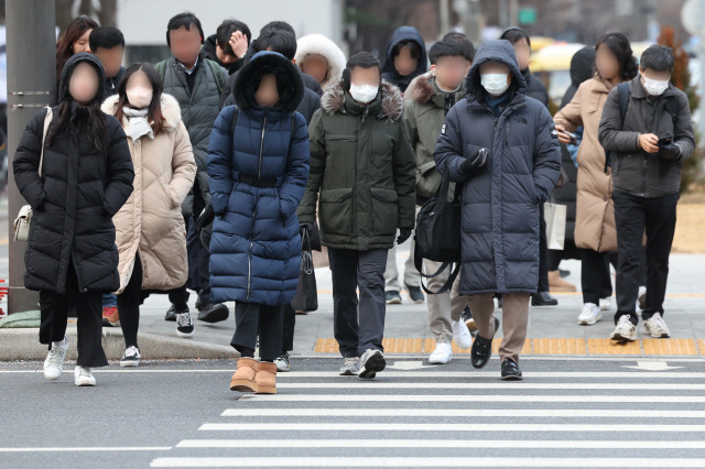 ▲ 서울 종로구 광화문광장 인근에서 시민들이 이동하고 있다. [연합뉴스 자료사진]