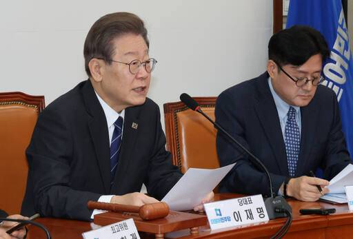더불어민주당 이재명 대표가 4일 국회에서 최고위원 회의를 하고 있다. 연합뉴스