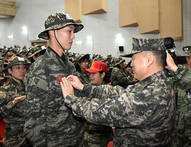 해병대 빨간 명찰 다는 육상 높이뛰기 우상혁 [대한체육회 제공. 재판매 및 DB 금지]