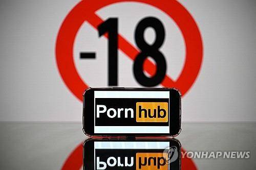 EU, 포르노허브 등 대형 성인사이트 세 곳 규제 대상 지정 [AFP 연합뉴스 자료사진]