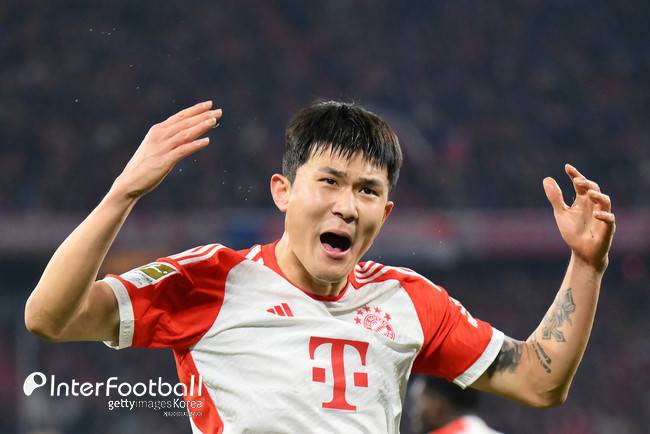 사진= 게티 이미지, 슈투트가르트전에서 득점하고 포효하는 김민재