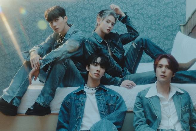 Highlight (Around Us Entertainment)