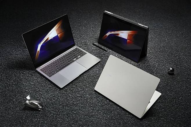 [서울=뉴시스]삼성전자가 15일 인공지능(AI) 경험을 강화한 새로운 개념의 노트 PC '갤럭시 북4 시리즈'를 선보였다. (사진=삼성전자 제공) photo@newsis.com *재판매 및 DB 금지