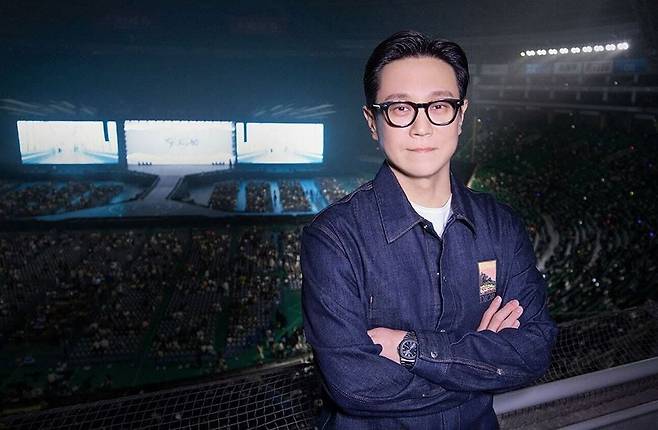 일본 후쿠오카돔 ‘세븐틴’ 콘서트 현장의 한성수 플레디스 엔터테인먼트 창업자. 국립무용단 무용수 출신으로 서른 살에 대중음악을 시작한 그는 손담비, 애프터스쿨, 세븐틴 등을 키워냈다. /플레디스 엔터테인먼트