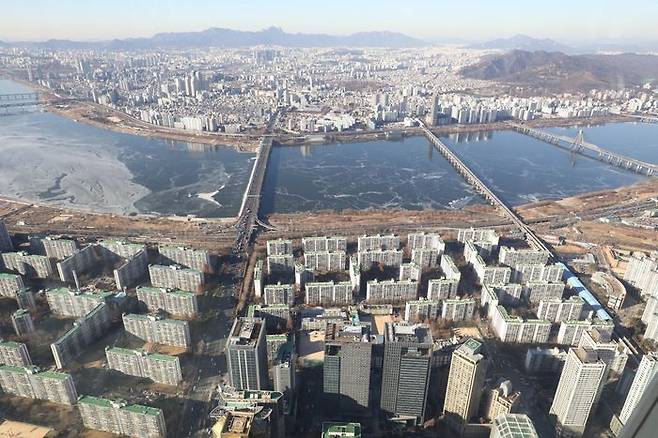 (사)한국부동산경영학회는 송석준 국민의힘 의원과 오는 29일 오후 2시 국회 의원회관 제3세미나실에서 한국공인중개사협회 주관으로 2023년 국회 학술세미나 개최한다.ⓒ데일리안DB