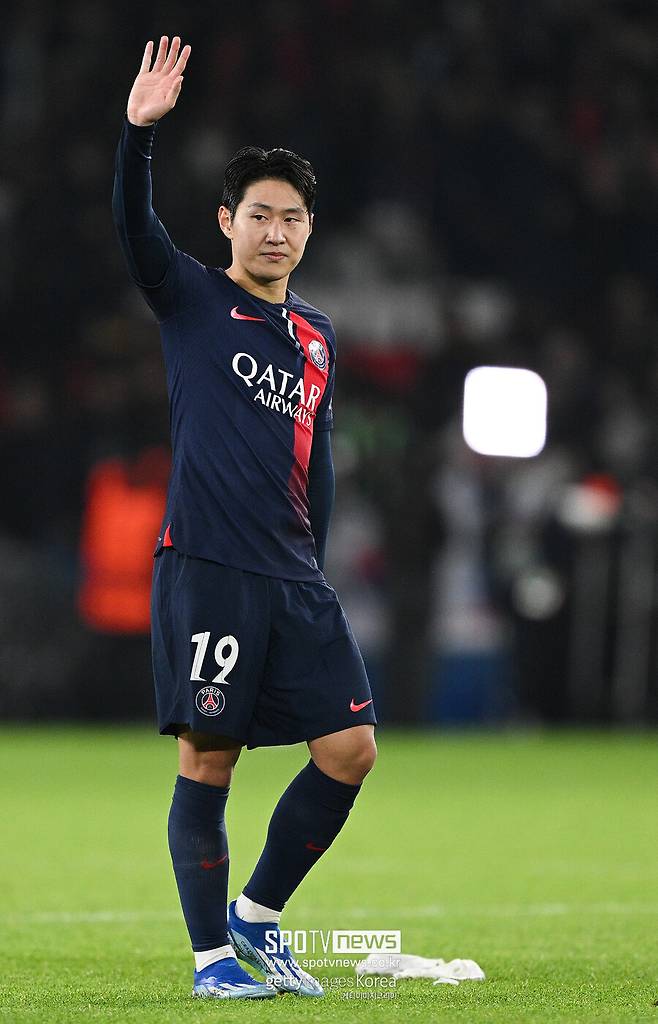 ▲ 이강인이 '후스코어드닷컴', '레키프'가 선정한 2023-24시즌 프랑스 리그앙 17라운드 이주의 베스트에 뽑혔다