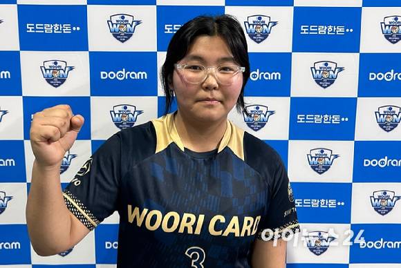 몽골 출신으로 우리카드 유스클럽에서 배구 선수 꿈을 키우고 있는 할리옹(14).