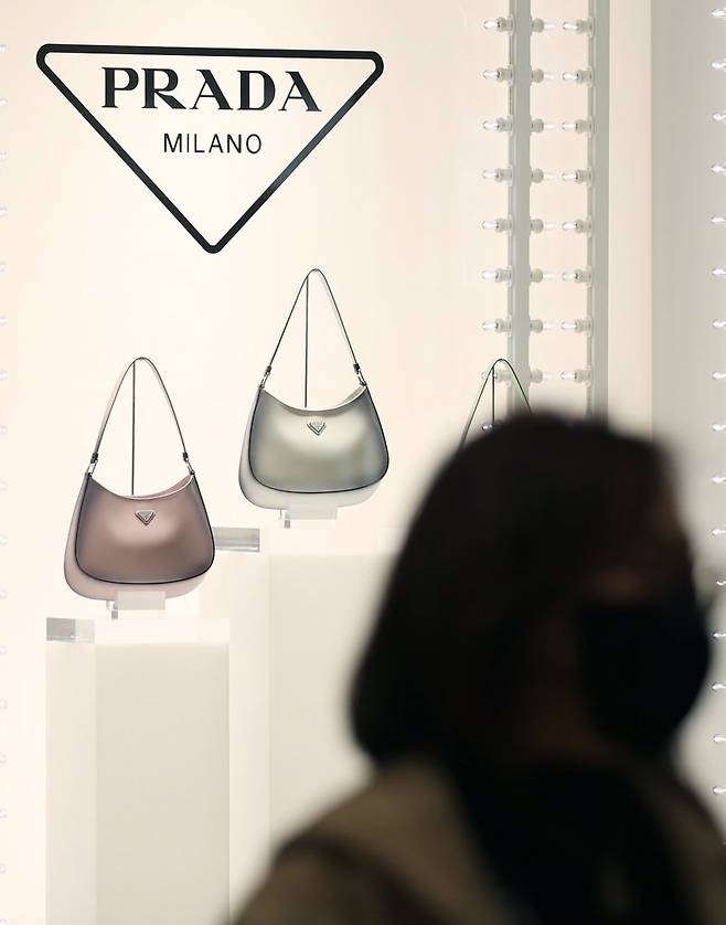 서울 시내 백화점 프라다 매장. /사진=뉴시스화상