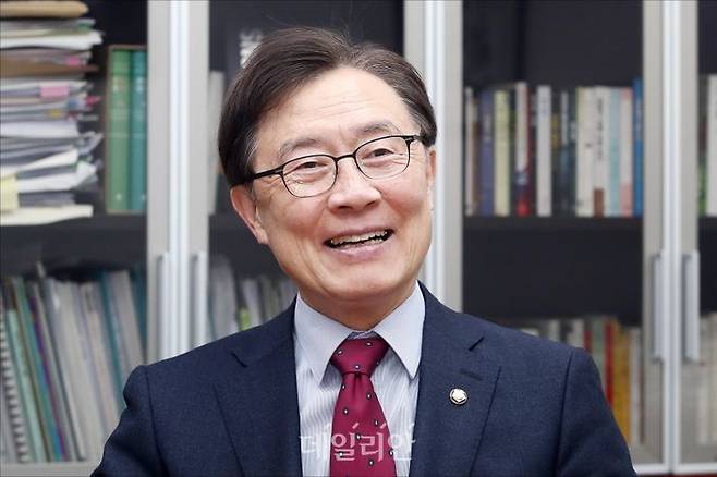 최재형 국민의힘 의원이 28일 오전 서울 여의도 국회 의원회관에서 데일리안과 인터뷰를 하고 있다. ⓒ데일리안 홍금표 기자