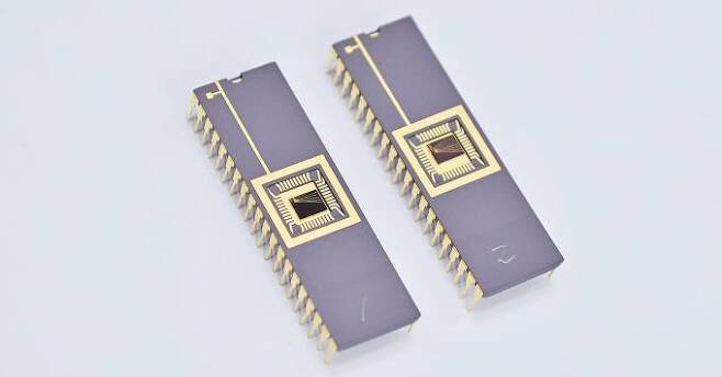 KIST 차세대반도체연구소 이명재 박사팀(ADS Lab)이 개발한 초고성능 센서소자가 삽입된 반도체칩. KIST