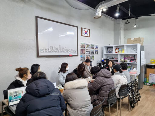 인천 연수구 송도국제도시의 한 초등학교에서 생존수영 수업을 받은 학생들이 집단 피부염에 걸린 가운데, 민현주 국민의힘 인천 연수구을 예비후보가 최근 간담회를 했다. 민 예비후보 제공