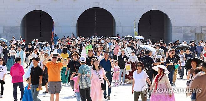 추석 연휴 경복궁 모습  [연합뉴스 자료사진]