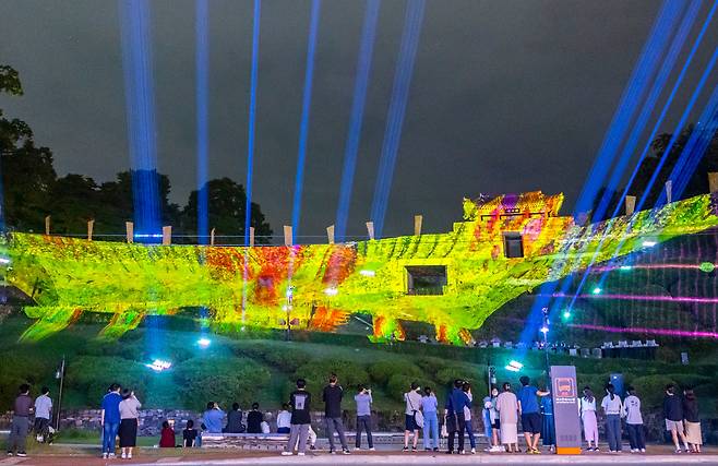 '13년 만에 대백제전 여는 공주·부여 古都(고도) 여행' 속 미디어아트. / 이신영 영상미디어 기자