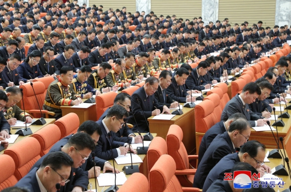 북한 연말 전원회의 종료 ‘2024년도 투쟁과업’ 제시 - 북한은 지난 26일부터 개최되었던 연말 전원회의가 30일 결속됐다고 조선중앙통신이 31일 보도했다.  2023.12.31  연합뉴스