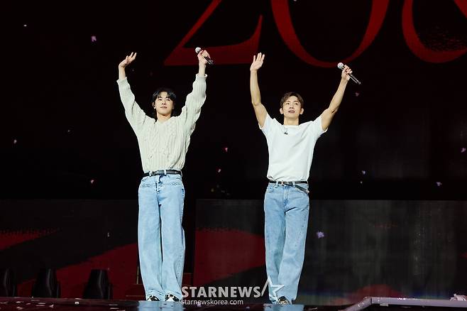 동방신기 '팬들 향한 손인사'[★포토]