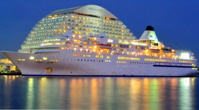 ▲ 동해항 한·러·일 국제카페리 운영사인 두원상선이 최근 700여명의 탑승할 수 있는 2만6500t급 크루즈선을 매입, 국내 최초로 동해안의 항만(동해항 유력)을 출발하는 아웃바운드 크루즈여행 상품을 출시할 계획이다. 이스턴비너스 호 모습(사진=cruisemapper.com)