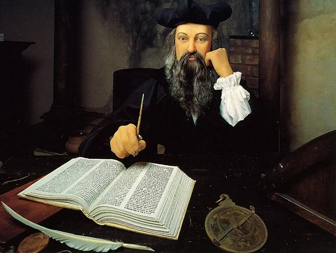 유명 예언가 노스트라다무스는 1555년에 쓴 '예언집(Les Propheties)'에서 2024년에 대한 예언을 내놨다. /사진='뉴욕포스트' 갈무리