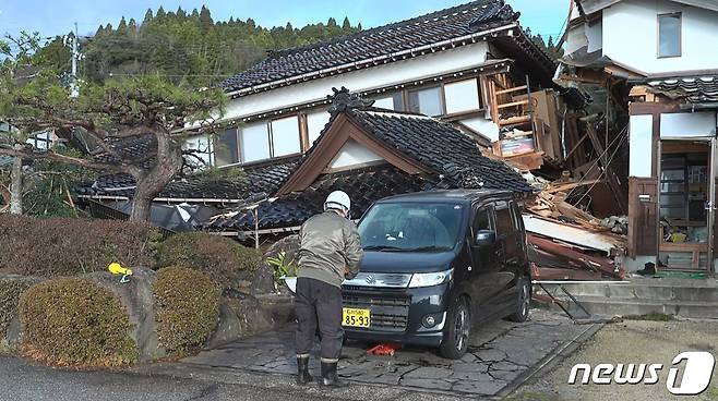 와지마의 한 주택이 무너졌다. 2024.01.02 ⓒ AFP=뉴스1 ⓒ News1 정지윤 기자