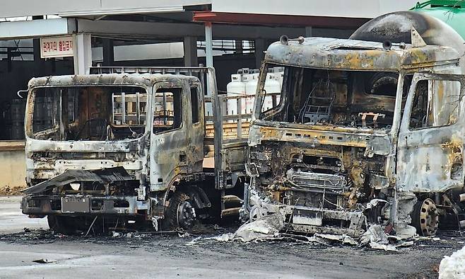 지난 1일 오후 강원 평창군 용평면 장평리 액화석유가스(LPG) 충전소에서 발생한 가스 폭발 사고로 반경 300ｍ 구간의 마을이 초토화된 가운데 2일 사고 현장이 참혹한 모습을 드러냈다. 연합뉴스