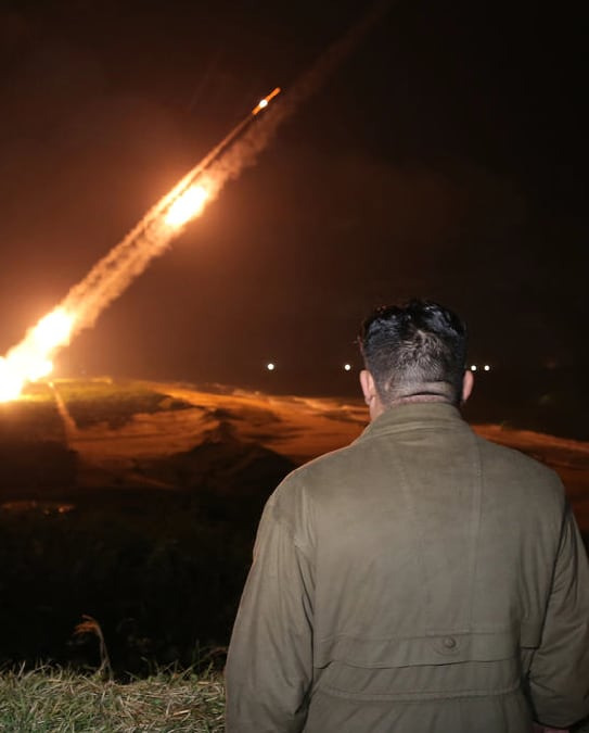 북한 김정은 국무위원장이 최근 북한군 전술핵운용부대 군사훈련을 지도하는 모습. 김정은은 "적들과 대화할 내용도 없고 또 그럴 필요성도 느끼지 않는다＂고 했다. /조선중앙통신 연합뉴스