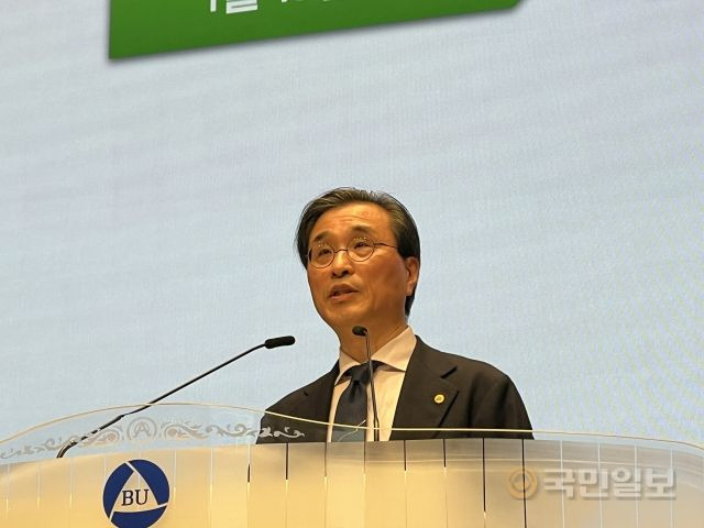 선양욱 백석대 교수가 2일 충청남도 천안 백석대학교회에서 열린 2024 목회자 영성대회에서 교회학교 설립 방안을 설명하고 있다.