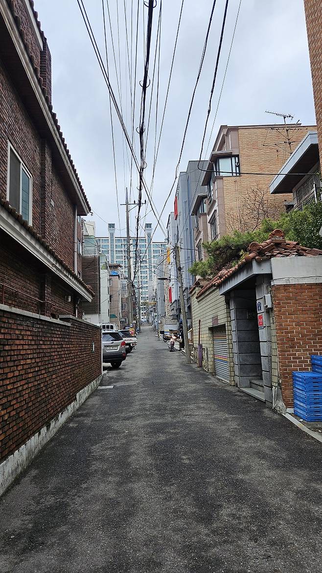 서울 관악구 봉천동 주택가 골목 모습. [고은결 기자]