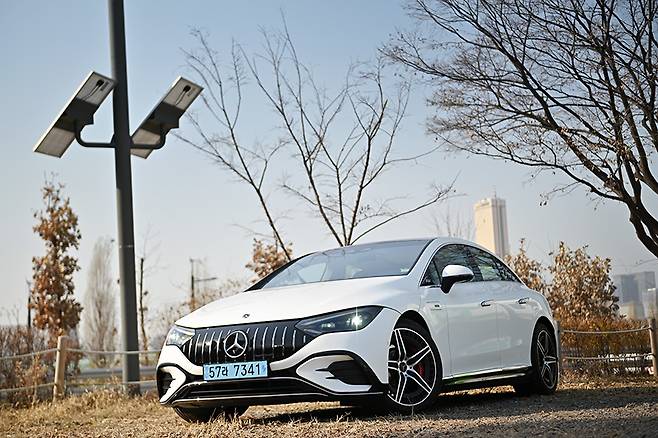 메르세데스-AMG EQE 53 4MATIC+. 김학수 기자