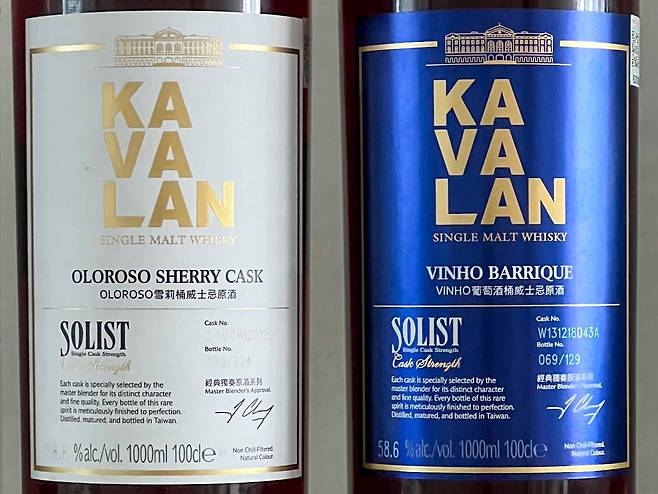 카발란 솔리스트 시리즈. 박찬욱 감독이 즐겨 마시는 올로로소 셰리(왼쪽)와 S.T.R 오크통에서 숙성된 비노바리끄. /김지호 기자