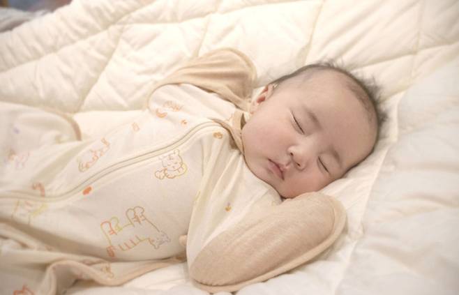 특허를 받은 꼬꼬잠의 아기 속싸개.[사진=꼬꼬잠 제공]