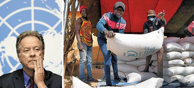 지난해 1월 아프리카 부르키나파소의 피실라 지역에서 주민들이 유엔 세계식량계획(WFP)이 제공한 긴급 구호 식량을 받고 있다.(오른쪽 사진) 전세계에서 기아에 허덕이는 주민들을 위한 인도주의 식량 구호에 앞장서온 WFP는 지난해 노벨평화상 수상자로 선정됐다. 왼쪽 사진은 데이비드 비즐리 WFP 사무총장. /로이터 연합뉴스