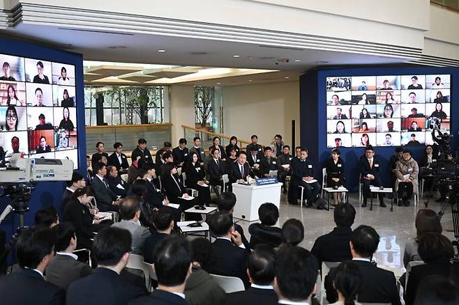 윤석열 대통령이 4일 경기 용인 중소기업인력개발원에서 열린 국민과 함께하는 민생토론회에서 발언하고 있다. ⓒ대통령실