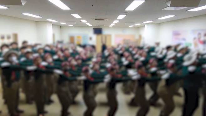 회사 송년회를 위해 직원들에게 강제로 춤 연습시킨 이랜드월드